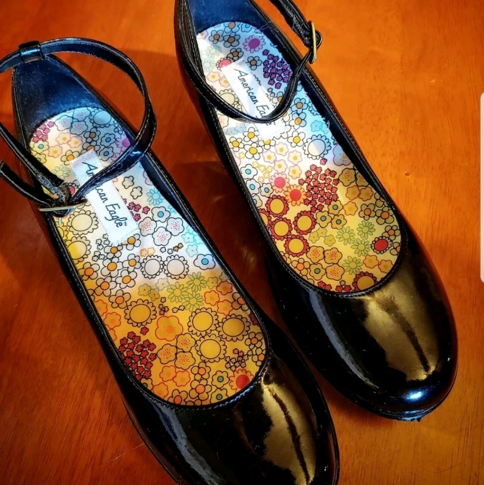 American eagle women's shoes, floral insole, black